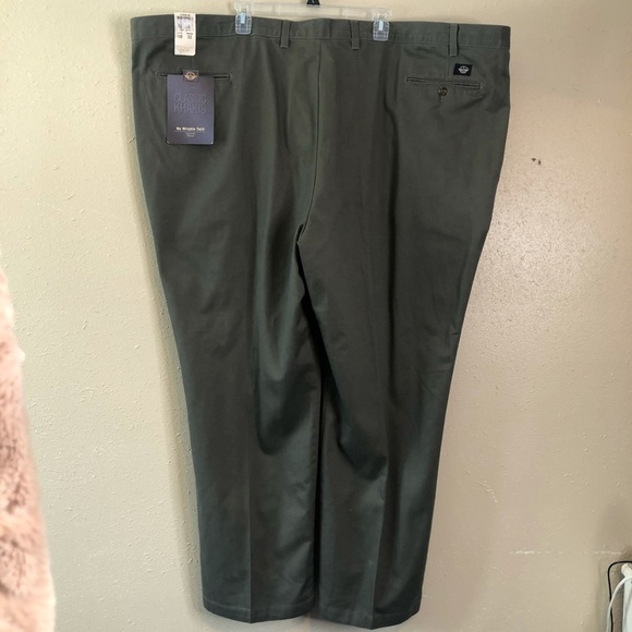 NEW WITH TAGS Docker No Wrinkle Twill Classic Fit Pleated Pants - Picture 10 of 11